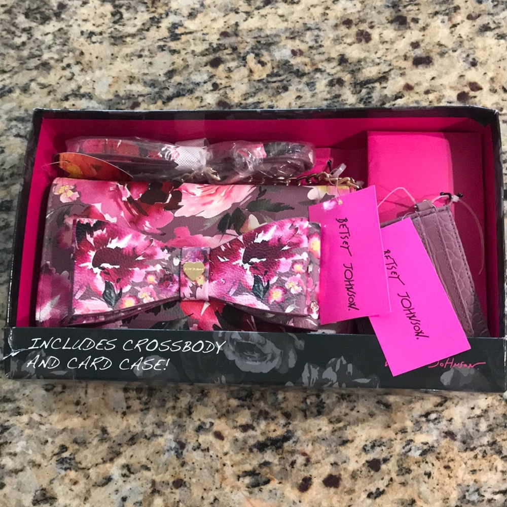 Betty Johnson crossbody and card case